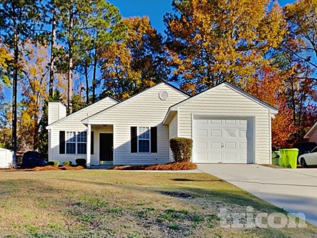 Photo - 120 Huntwood Trail