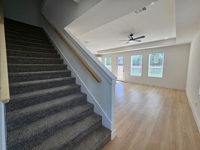 Photo - Ready for immediate move in!