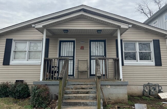 Building Photo - 2411 Scovel St Unit A