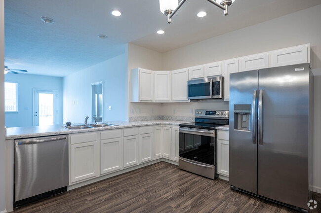 3BR, 2BA - 1583SF - Cocina - Avalon Bluffs