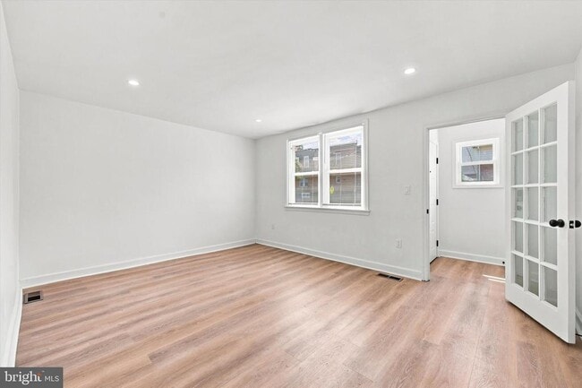 Building Photo - 6411 Malvern Ave Unit 1