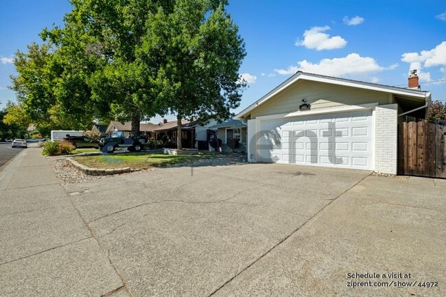 Photo - 462 Buckeye St