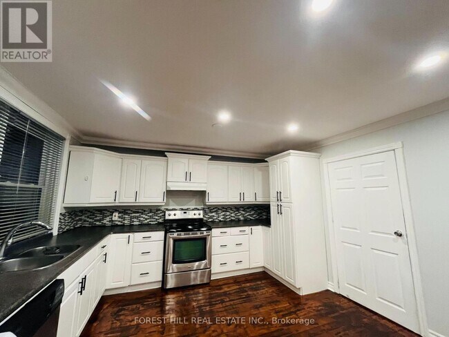 Photo - 1396 Leighland Rd Unit A