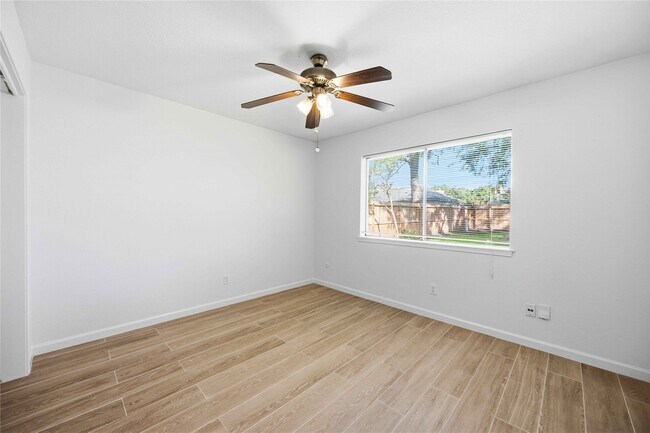 Photo - 16202 Mill Point Dr