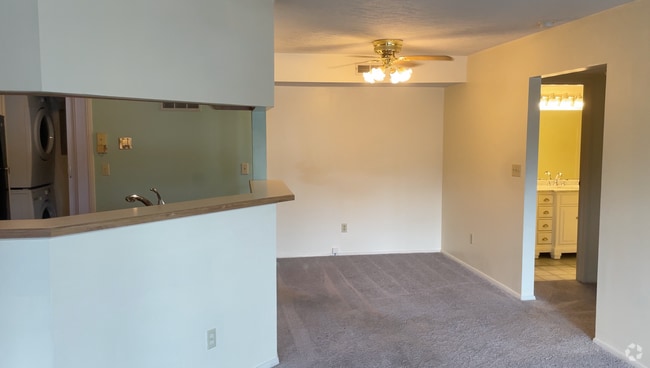 Building Photo - 1150 Tollios Parkway Unit 215 Rental