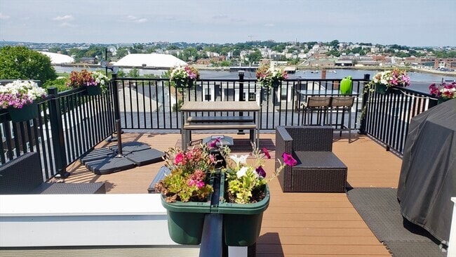 Building Photo - 213 E Eagle St Unit #6 Rental