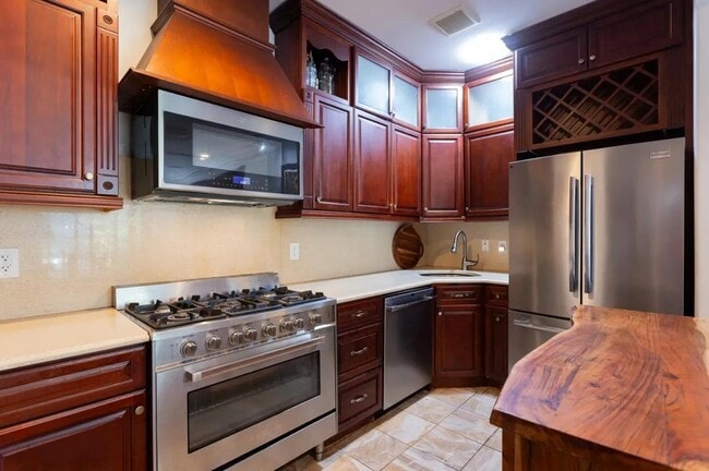 Photo - 475 W 146th St