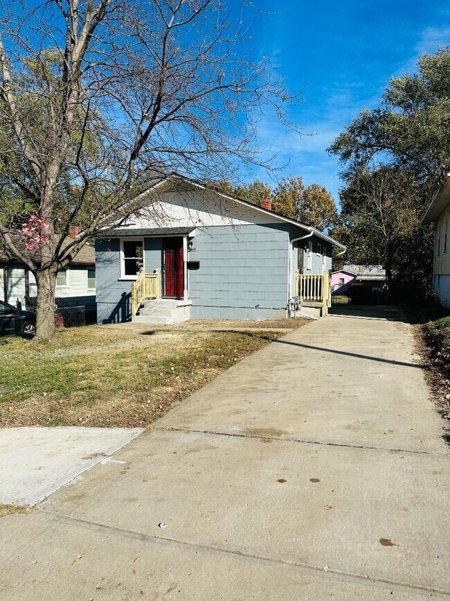 Photo - 4551 Lister Ave