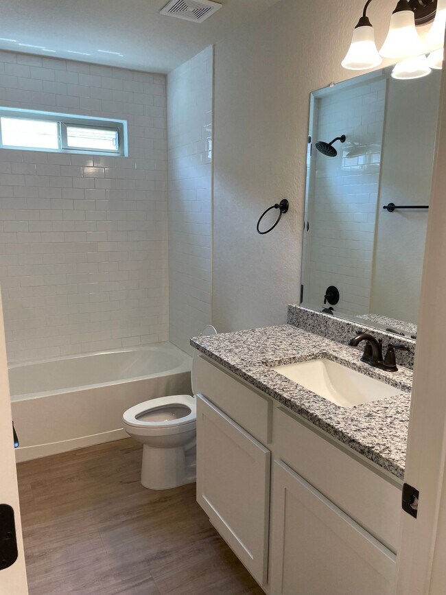 Photo - 10218 Lynwood Vlg