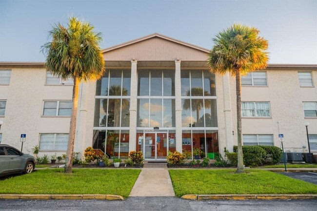 Building Photo - 1902 Honour Rd Unit 23