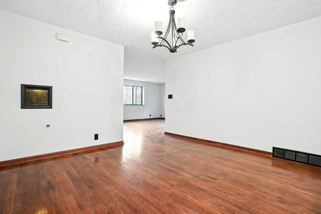 Photo - 295 E Whittier St