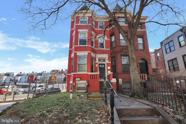 Building Photo - 1234 Harvard St NW Unit 1B Rental