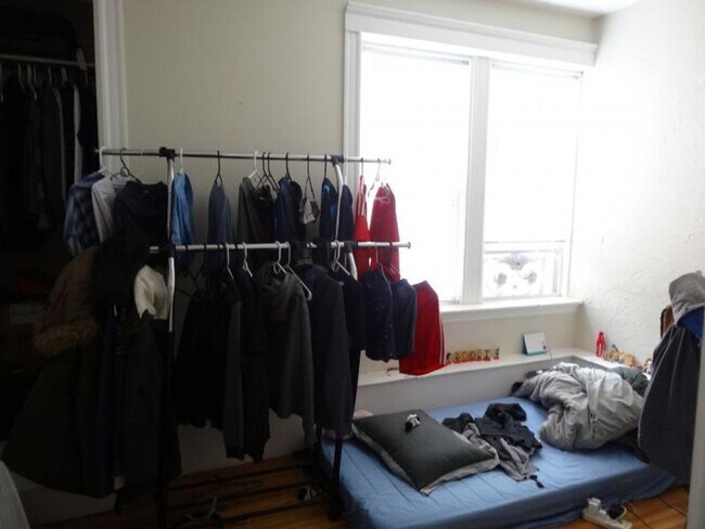 Photo - 2BR 1Bth unit. Heat/Hot Water included. Great location!