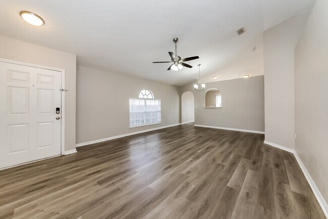 Photo - 1023 Brenton Leaf Dr