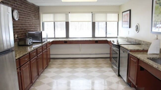 Naubuc Green Apartments