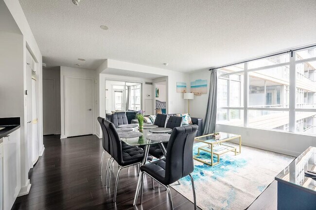 Photo - 129 Fort York Blvd Unit ID1345962P