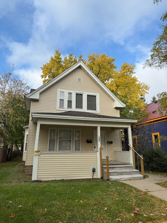 Photo - 1507 N Newton Ave Unidad 2