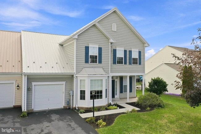 3652 Rolling Hills Dr