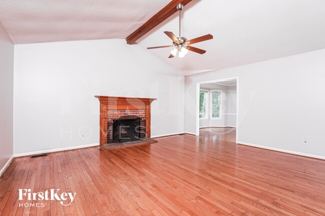 Photo - 322 Amherst Creek Dr