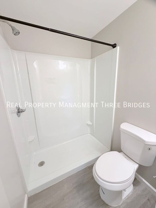 Photo - 28 Redwood Dr