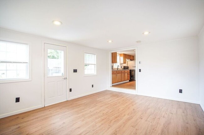 Photo - 215 Eddy St