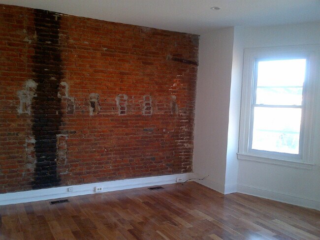 Building Photo - 820 South St