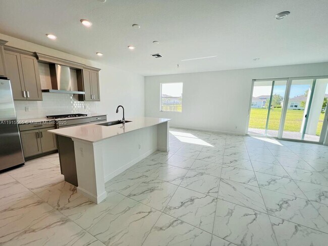 Photo - 1079 Haywagon Trl