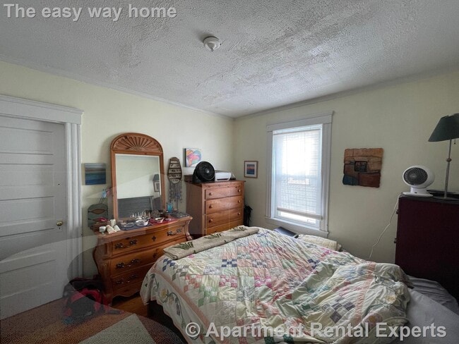 Photo - 11-15 Orrin St Unit #2 Unidad #2