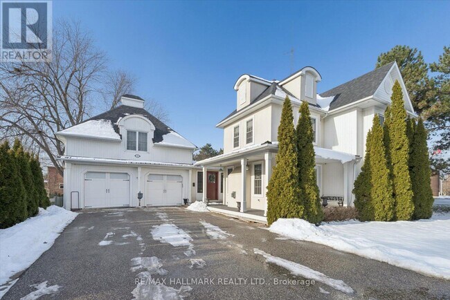 Photo - 312 Main St Unionville