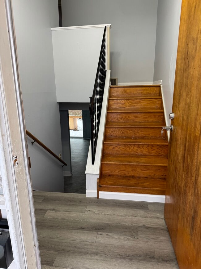 Photo - 1702 Rosemont Rd SW