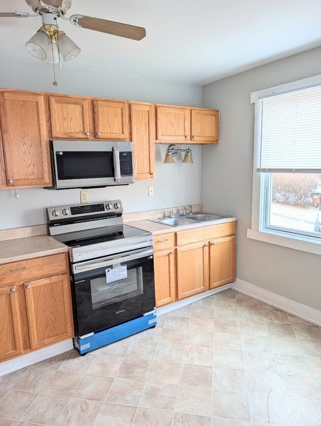 Photo - 317 Third Street - A upstairs