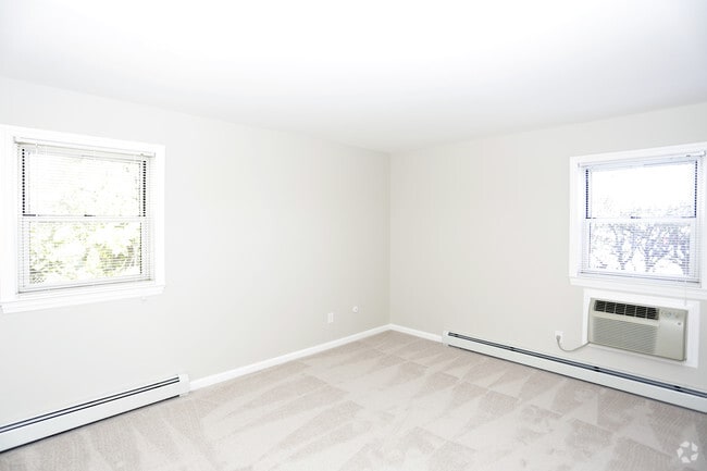 Saddle Brook Apartments