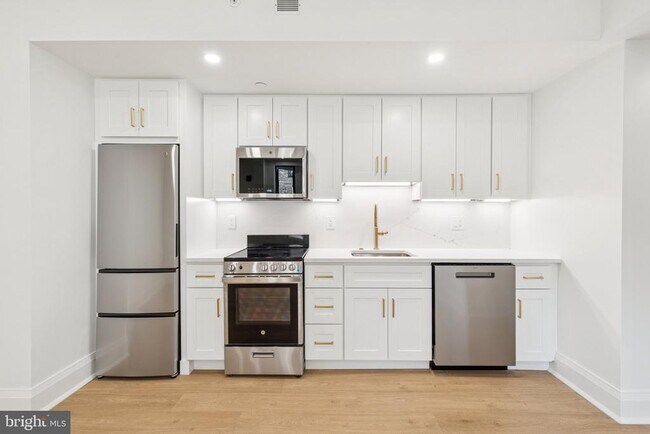 Photo - 135 S 19th St Unit 304