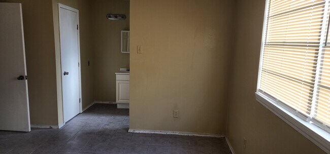 Photo - 8801 Bunker Hill Rd