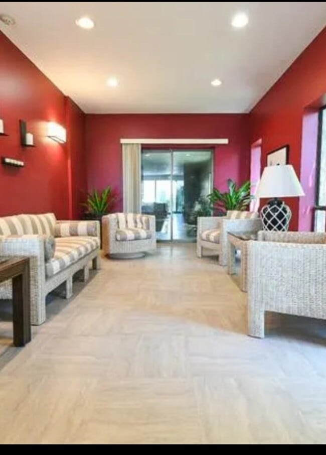 Photo - 245 N Vine St Unit 000