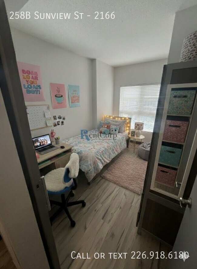 Photo - 258B Sunview St