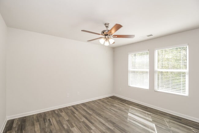 Photo - 146 Fields Crossing