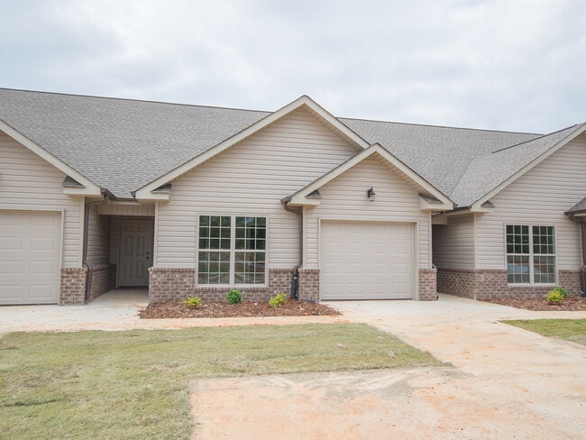 Building Photo - 25267 Everblake Dr