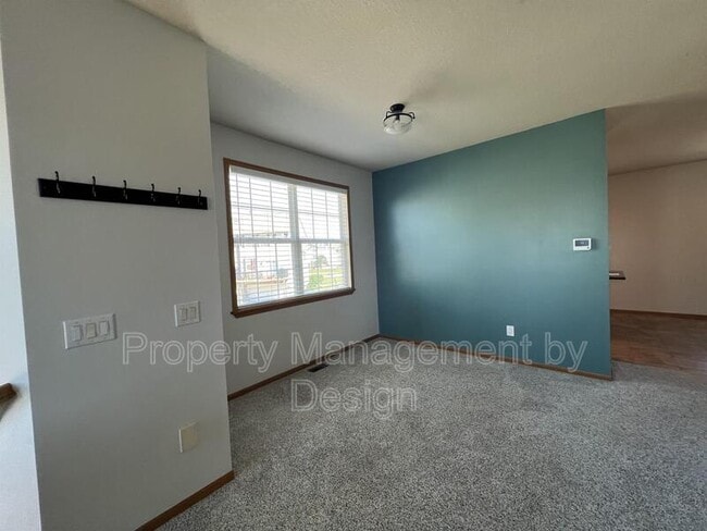 Photo - 1005 NE Kamies Ln