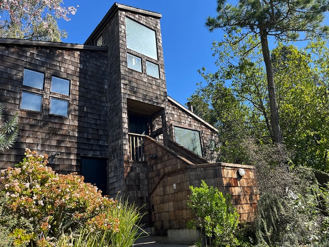 Building Photo - 1411 Queens Rd