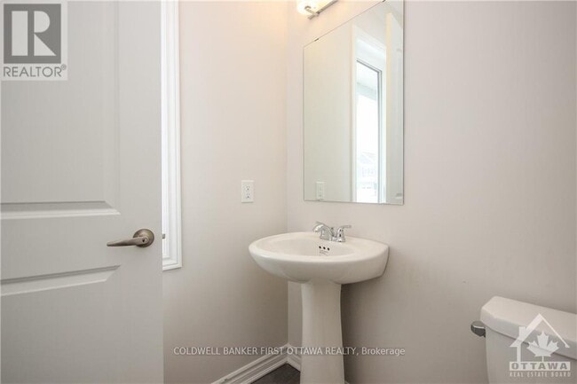 Photo - 72 Focality Cres