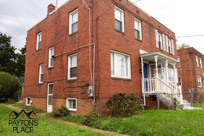 Photo - Spacious Single Family home with Huge Back...