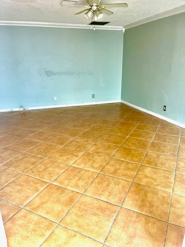 Building Photo - 17 Crossings Cir