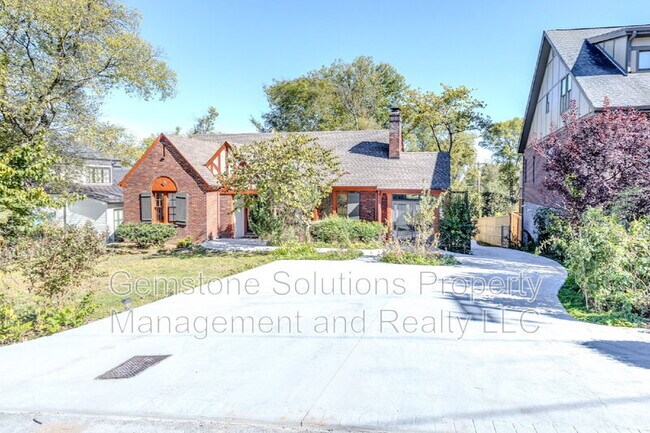 Photo - 502 32nd Ave S