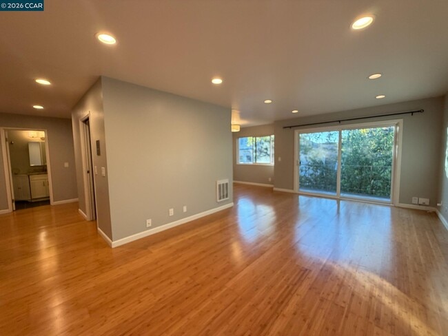 Photo - 94 Bayo Vista Ave Unit 305