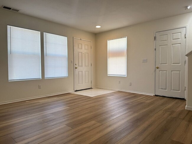 Photo - Don’t Miss Out on this 3/2.5 home