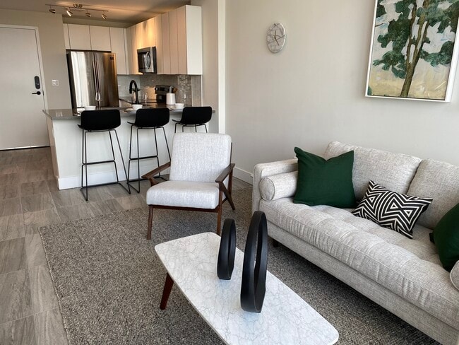 Avery Dania Pointe Apartments