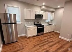 Building Photo - 10 Fabyan St Unit 2 Rental