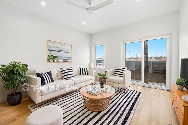 Photo - 842 SE 8th St