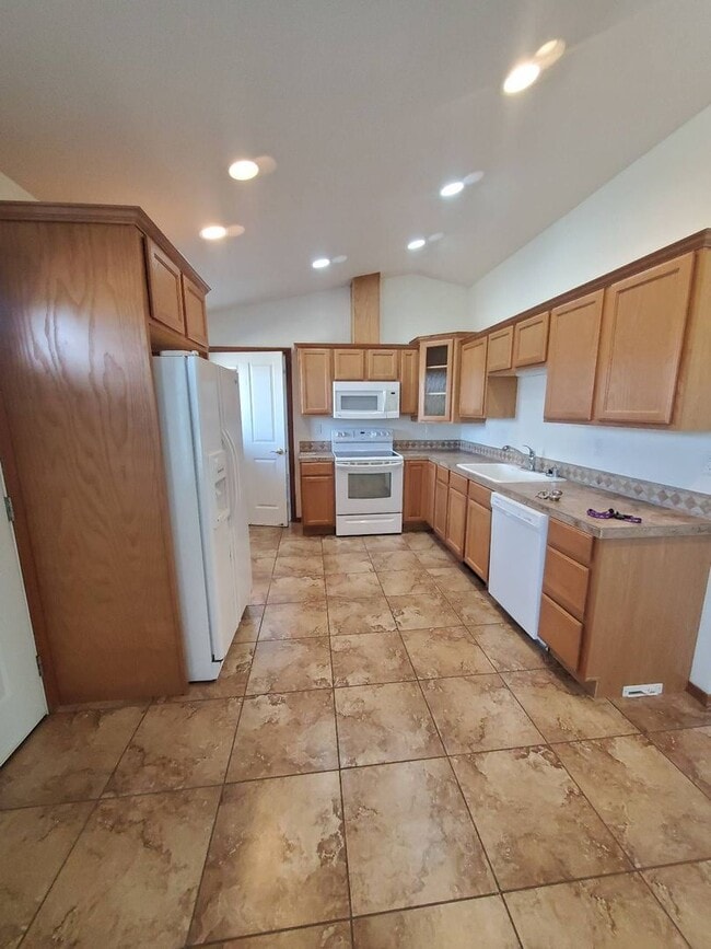Photo - 7524 McDougal Ave NE Unidad 7524 D Mcdougal Ave